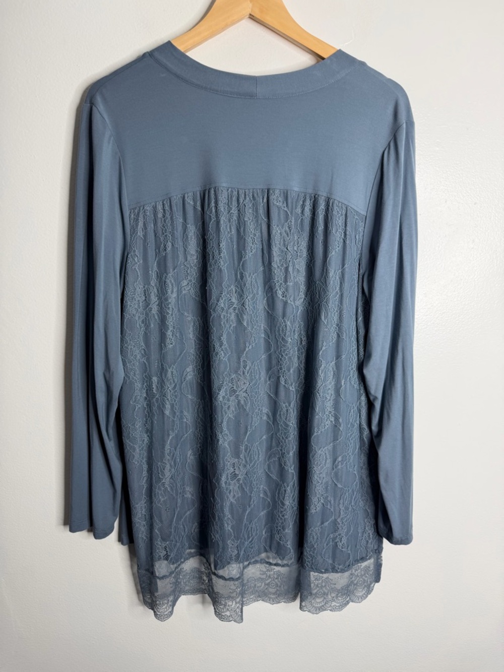 Logo By Lori Goldstein Blue Aura Cardigan Lace Back Large Feminine Minimalist